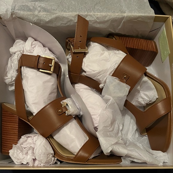 New - Picture 2 of 5